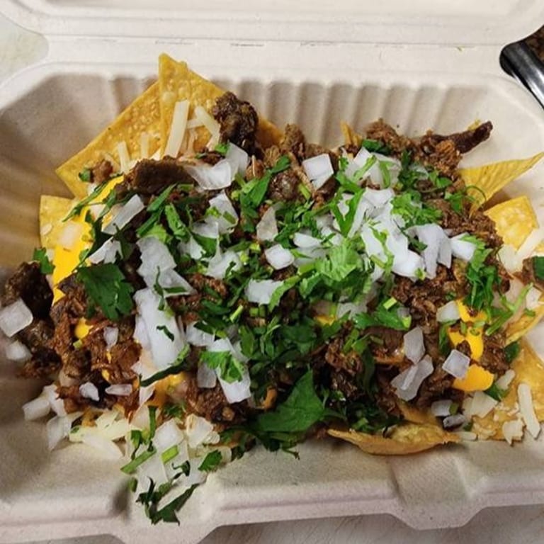 Delicious Chicken Nachos: A Mexican Favorite